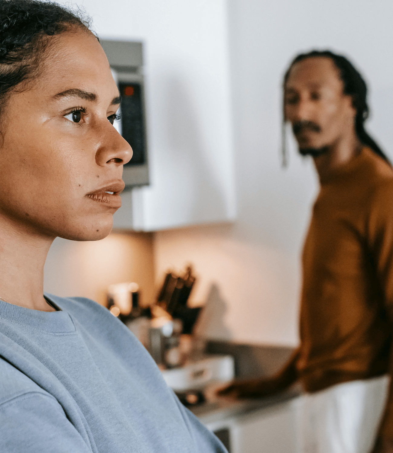 Couple are traying to avoid an argument